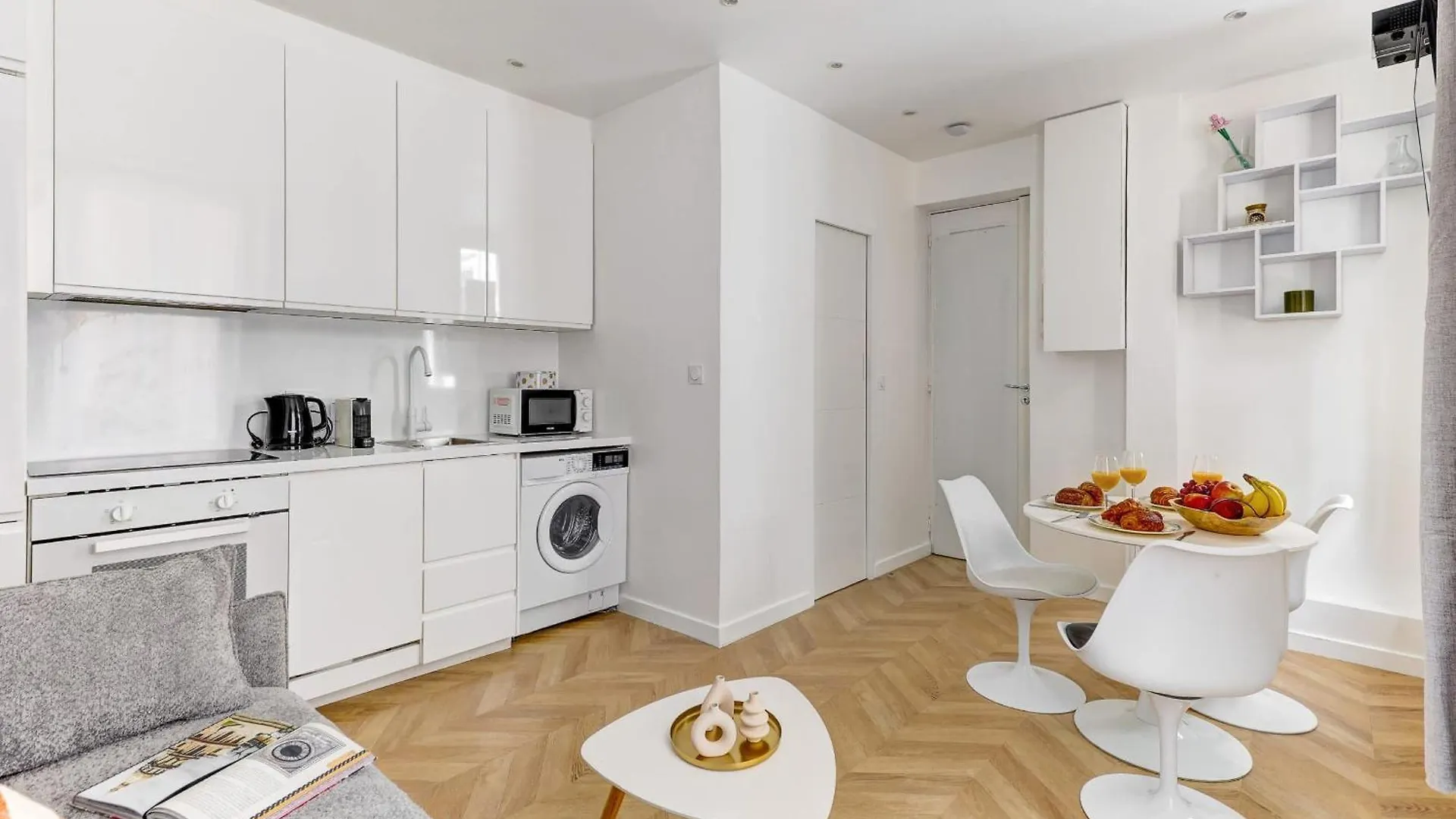Eiffel Tower & Champ De Mars - 1Br - Paris Vacation Rentals
