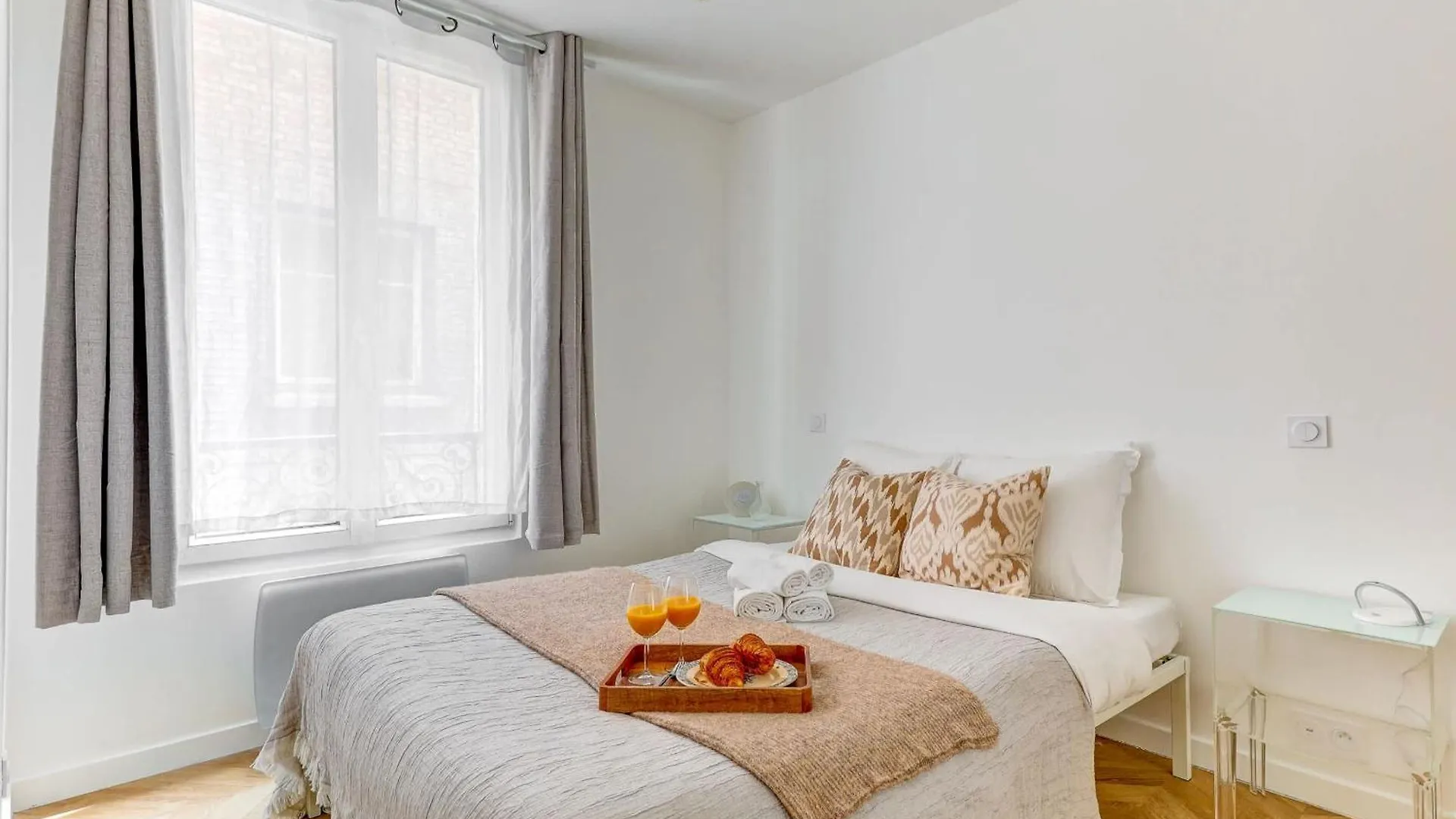 Eiffel Tower & Champ De Mars - 1Br - Paris Vacation Rentals アパート