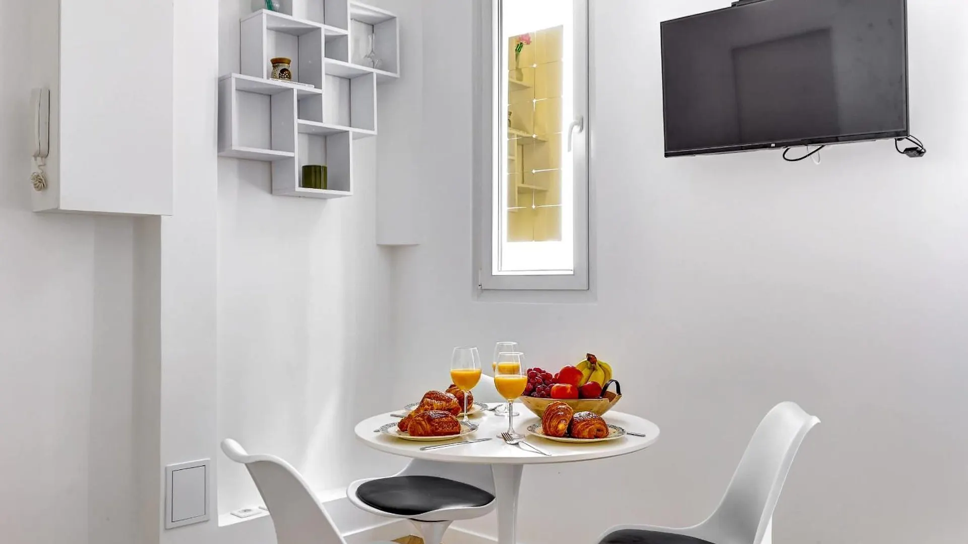 Eiffel Tower & Champ De Mars - 1Br - Paris Vacation Rentals アパート