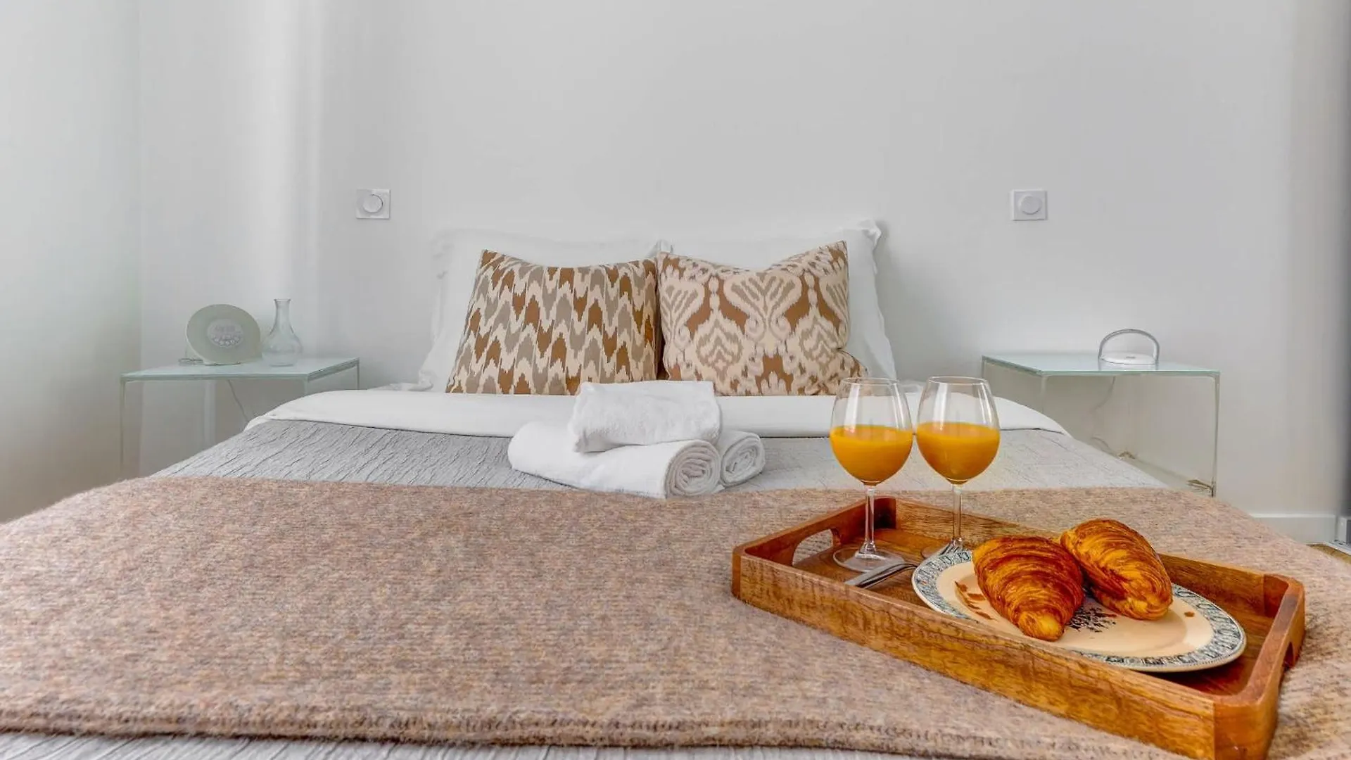 Eiffel Tower & Champ De Mars - 1Br - Paris Vacation Rentals アパート